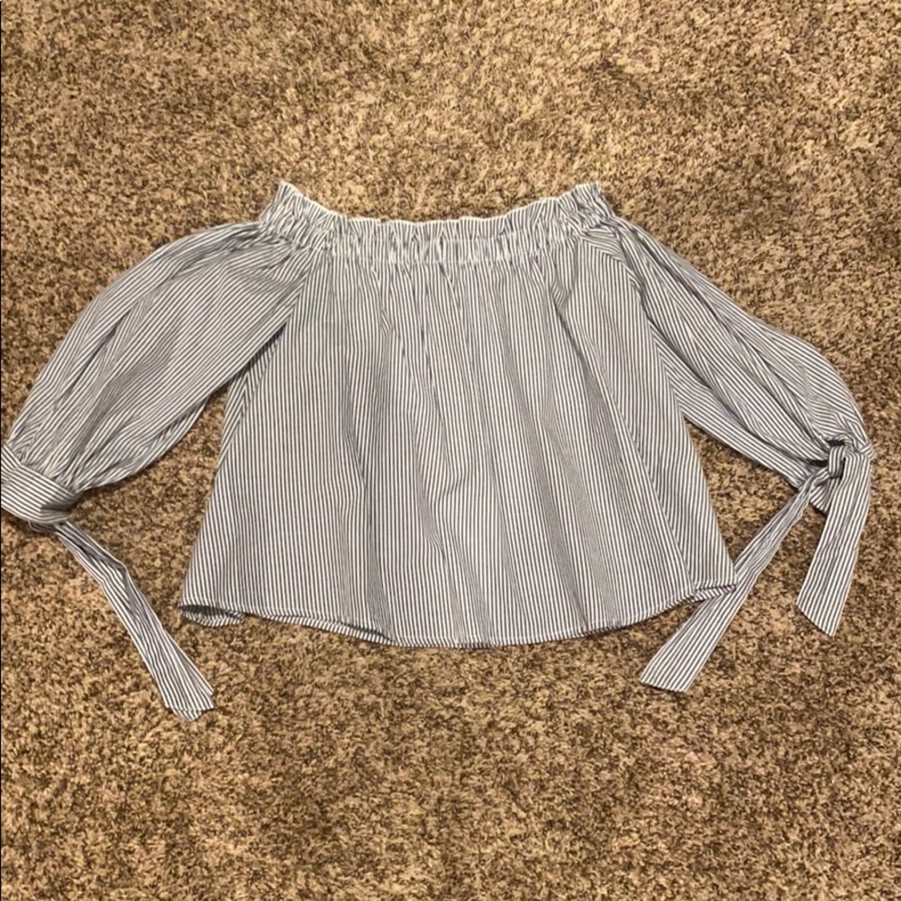 American Eagle Off the Shoulder Top